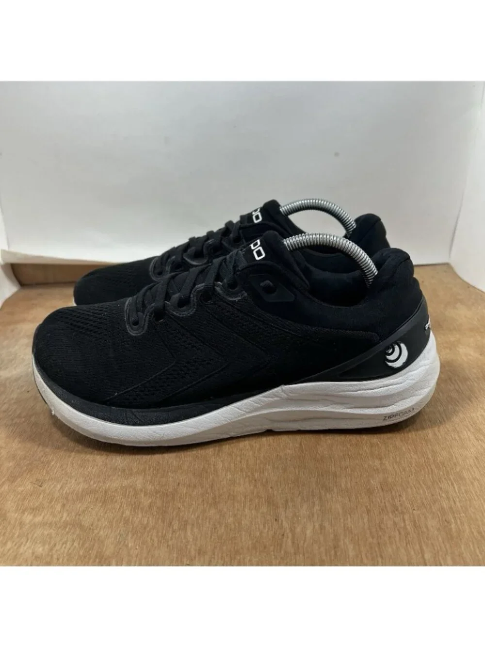 Topo Athletic Phantom 2 Men Size 9 Black Running Shoes Sneakers